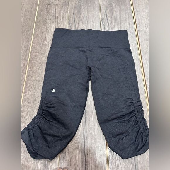 Lululemon Crop Legging 17” - Picture 2 of 3